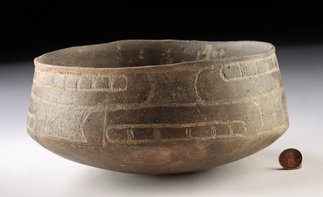 Mississippian Caddo Pottery Bowl - Incised Band (1 of 5)