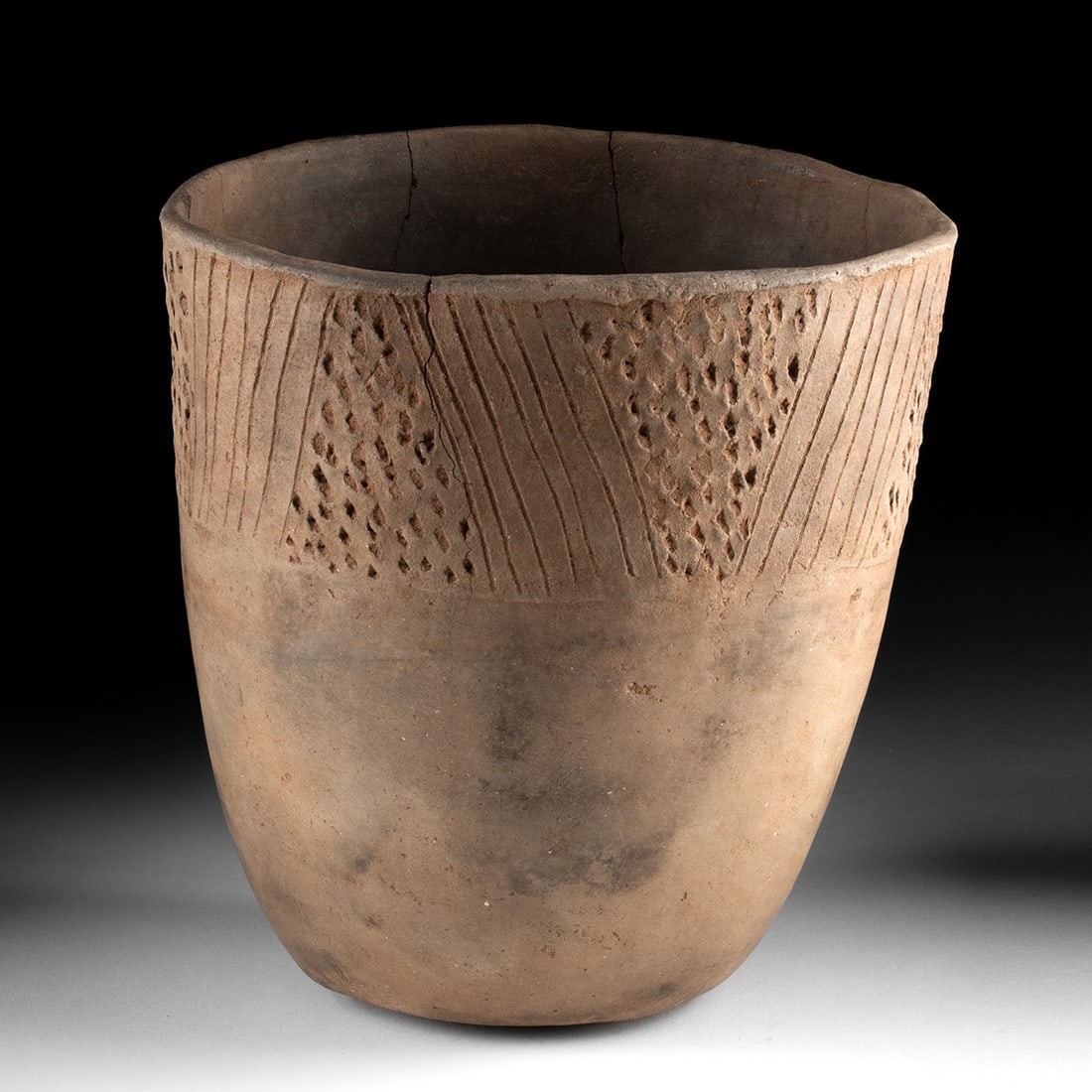 Caddo Incised Punctated Pottery Jar (1 of 4)