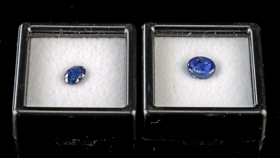 2 Ceylon Blue Sapphires 0.73 Ct and 1.83 Ct (1 of 1)