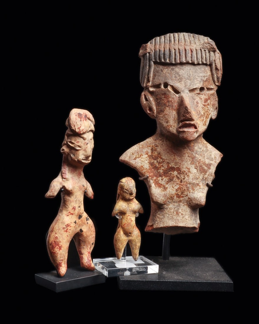 Tlatilco Figures & Tlapacoya Torso/Head Fragment (3): Tlatilco, ca. 1150–550 BCE. Three different pottery examples, including a standing female figure with wide hips, and a long hairdo. Remaining ocher ground with red highlights. Custom metal base.