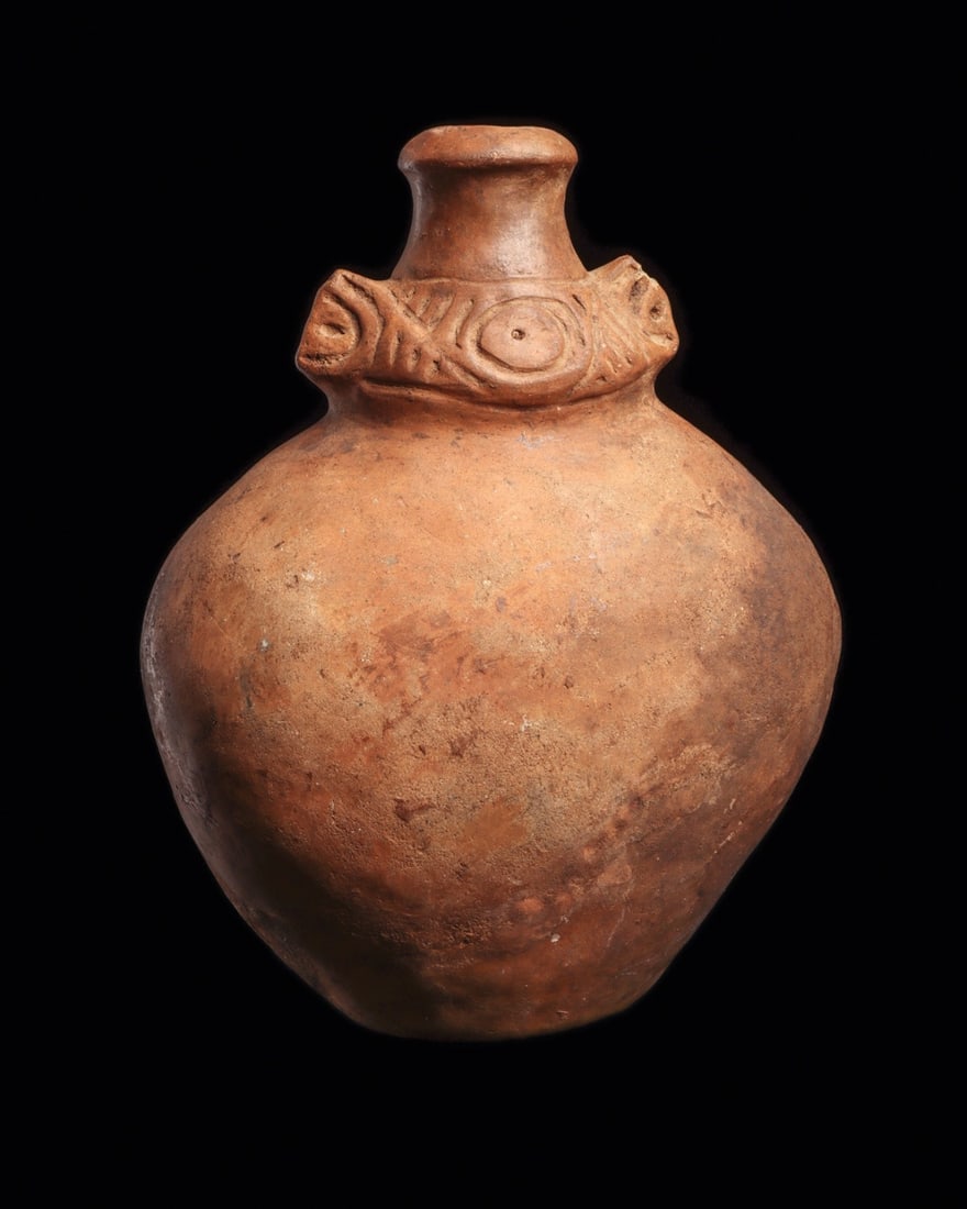 Taino Decorated Bottle (1 of 4)