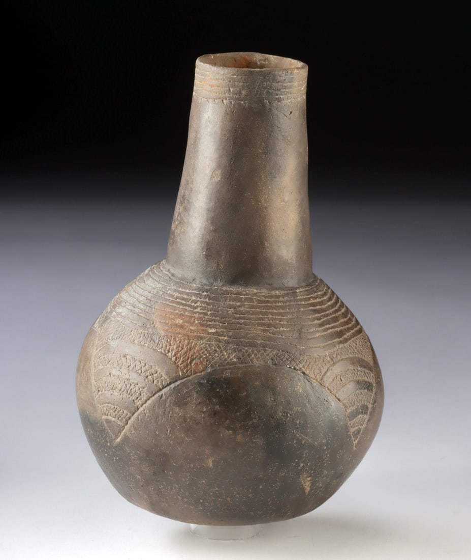 Mississippian Pottery Bottle - Incised Triangle Pattern (1 of 3)