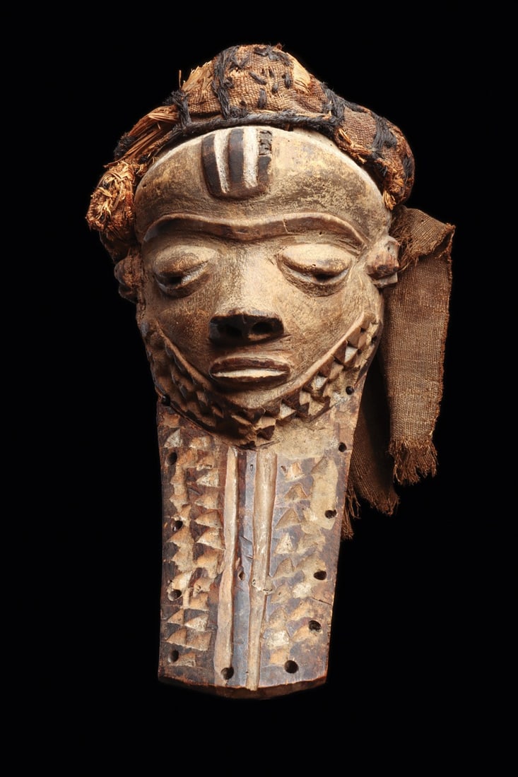 Pende Mbuya Mask (1 of 4)