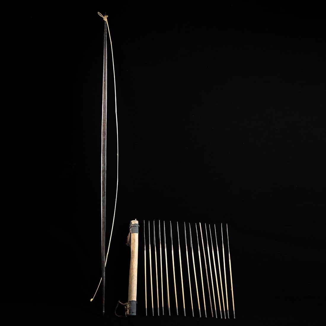 Philippine Tribal Bow & Metal Tipped Arrows in Quiver (1 of 3)