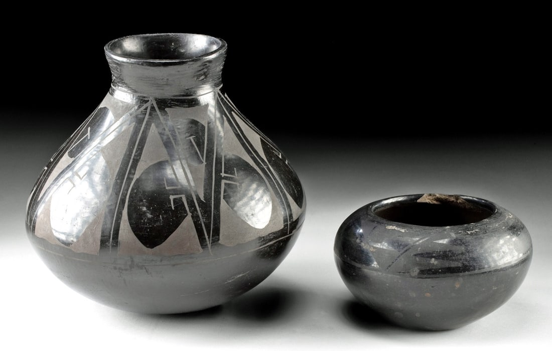 Native American Olla + Mata Ortiz Jar (Lupe Soto): (1) Lupe Soto (Mexican / Mata Ortiz, 20th to 21st century). Blackware jar, n.d. Signed on base; (2) Anonymous (Native American, 20th century). Indecipherable signature (possibly "Lomtes"?) on undersid