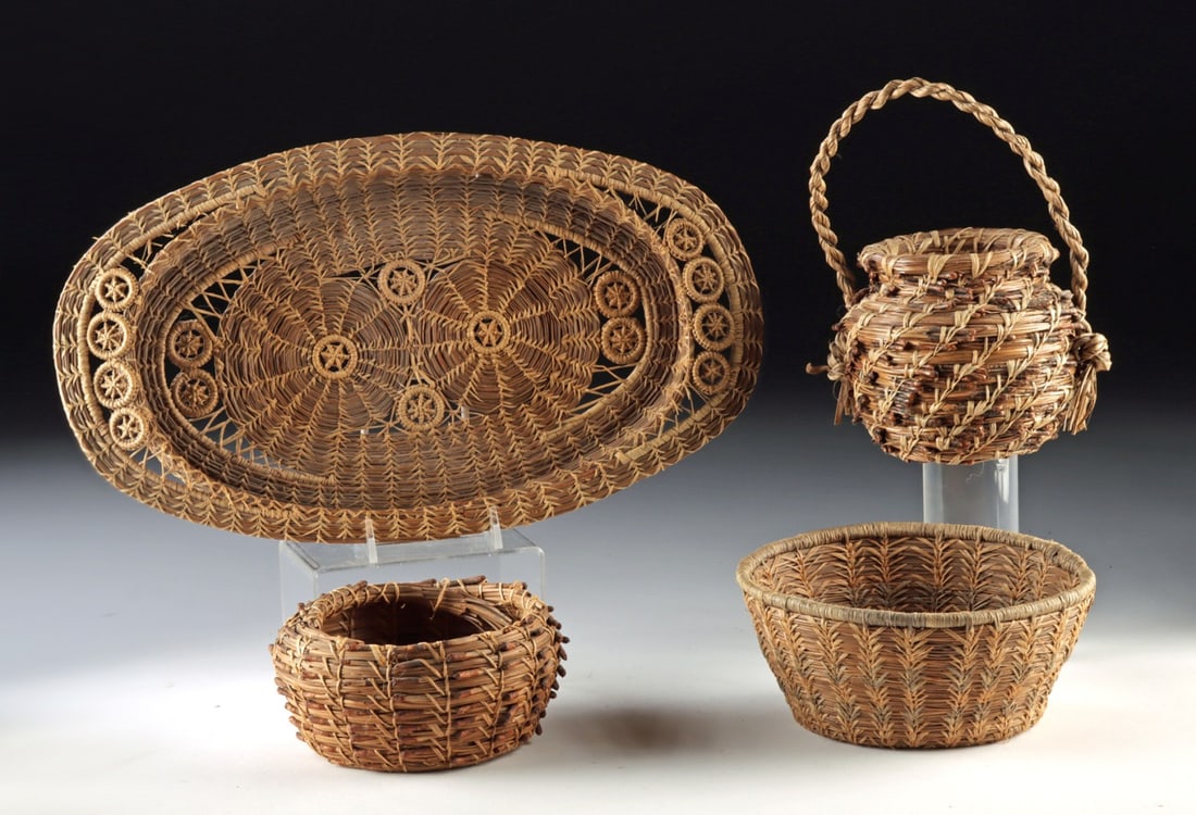 4 American Folk Art Pine Needle & Raffia Woven Baskets: Ca. 1934–1967 CE. North America, Southeastern United States, ca. mid to late 20th century CE. A collection of four hand-woven baskets and trays crafted from raffia and coiled pine needles, demon
