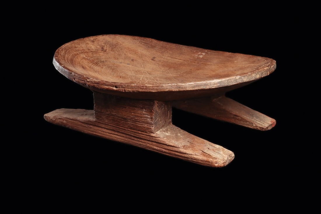 Nazca Hardwood Seat or Throne with Twin Rail Feet (1 of 6)