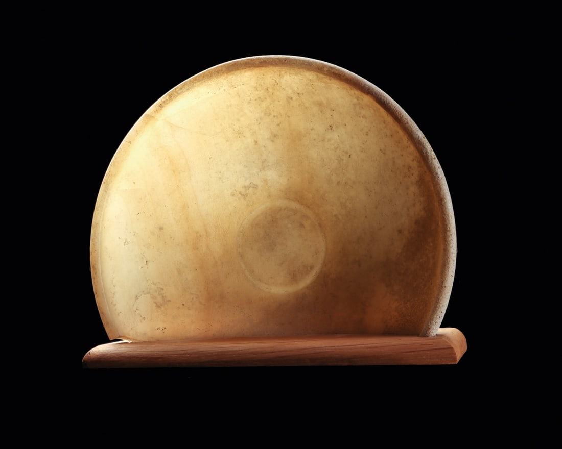 Egyptian Alabaster Bowl Fragment with Central Tondo, Early Dynastic (1 of 9)