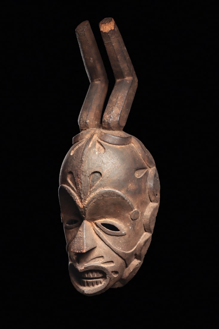 Igbo Okoroshi Agiriga Horned Water Spirit Mask, Nigeria (1 of 4)