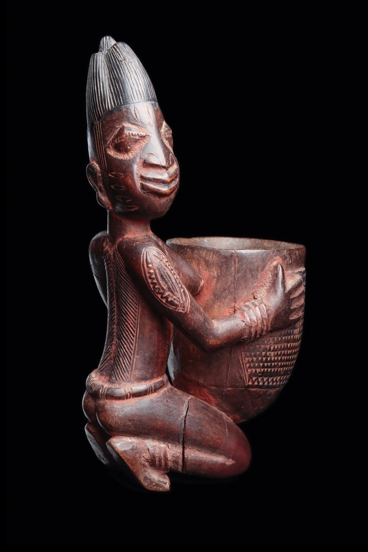 Yoruba Olumeye Kneeling Female Bowl Bearer with Turned Head (1 of 4)