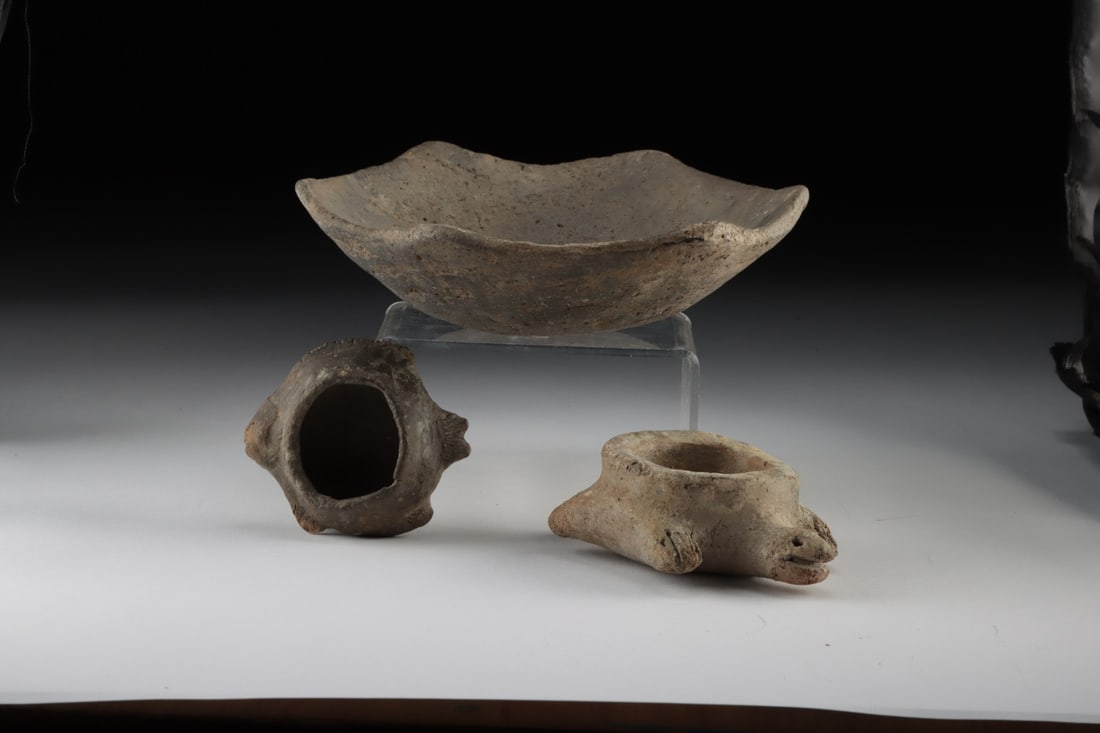 Mississippian Pottery Effigy Group - Fish, Turtle, Hexagonal Bowl: Pre-Columbian, United States, Mississippian culture, ca. 1000–1500 CE. A trio of hand-built earthenware vessels animated by the creatures of river and marsh. The smallest is a globular jar rende