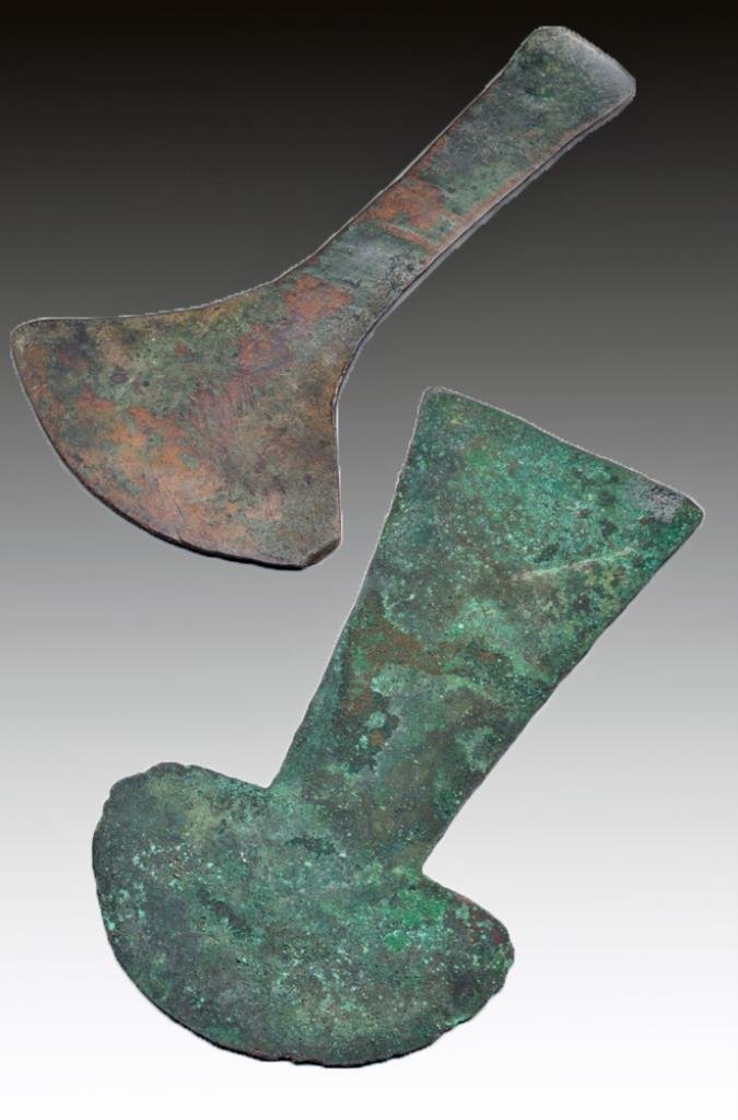 Lot of 2 Chimu / Inca Copper Tumis: Pre-Columbian, Northern Peru, Ca 1100 to 1400 CE. Both solid copper; one on left a ceremonial knife, 5-1/2"H x 3-1/4" at widest; the other a slightly different form, with a slightly more elongated cre