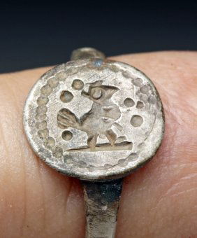 Delicate Roman Silver Ring - Bird (1 of 3)