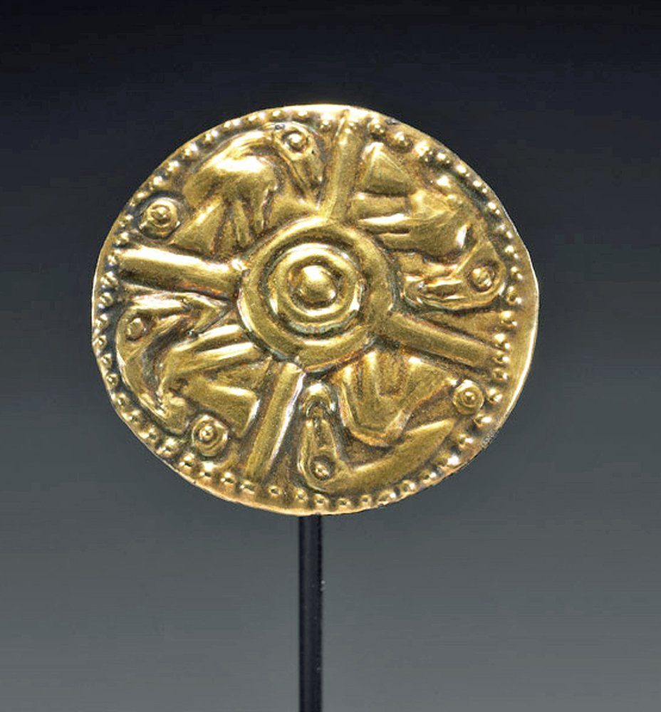 Nazca Gold Ornament - Beautiful Detail (1 of 4)