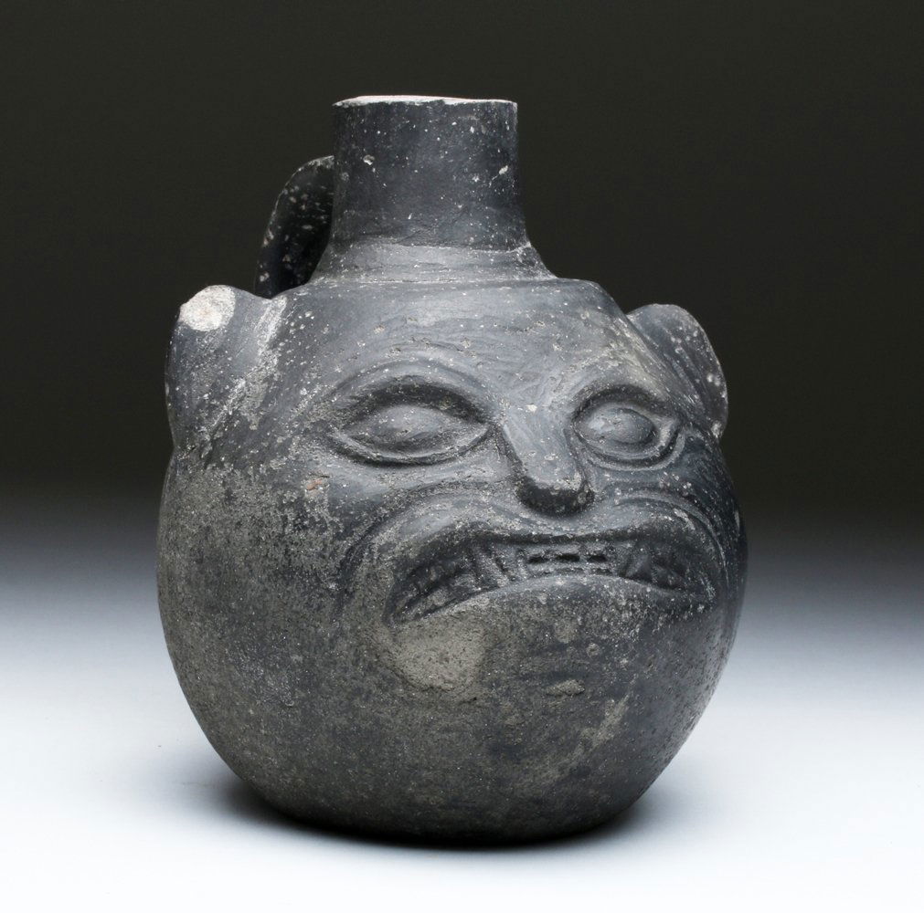 Chimu Blackware Spouted Vessel, Jaguar Head (1 of 5)