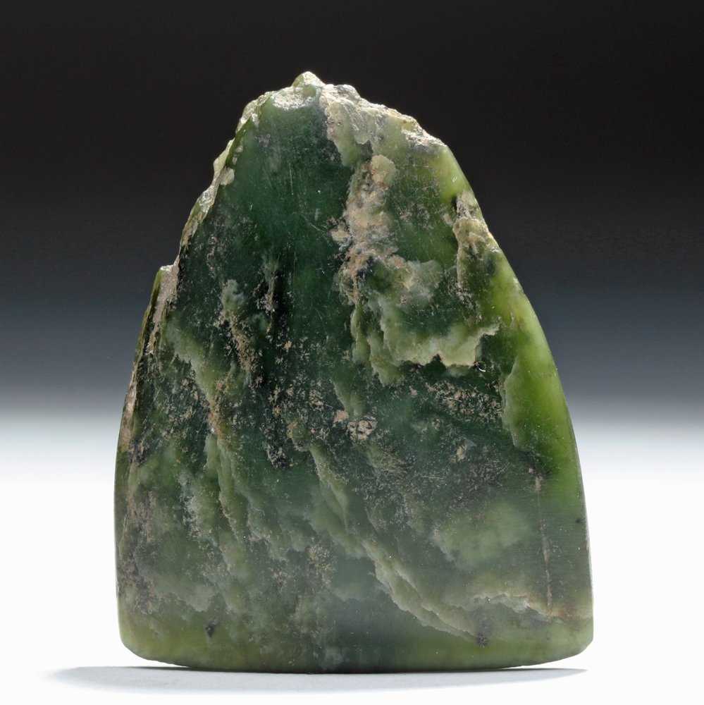 Pre-Contact Maori Shining Cuckoo Feathers Jade Celt: Special thanks to T.B. for the new info about this lot... Not Pre-Columbian/Mayan as originally thought, but Maori from New Zealand, pre-contact, ca. 16th century or earlier. A very fine piece of shin