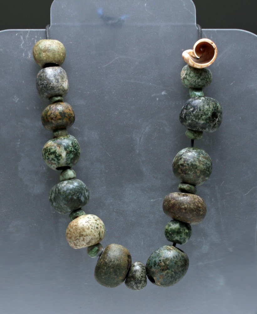 Pre-Columbian Jadeite / Stone Beaded Necklace (1 of 2)