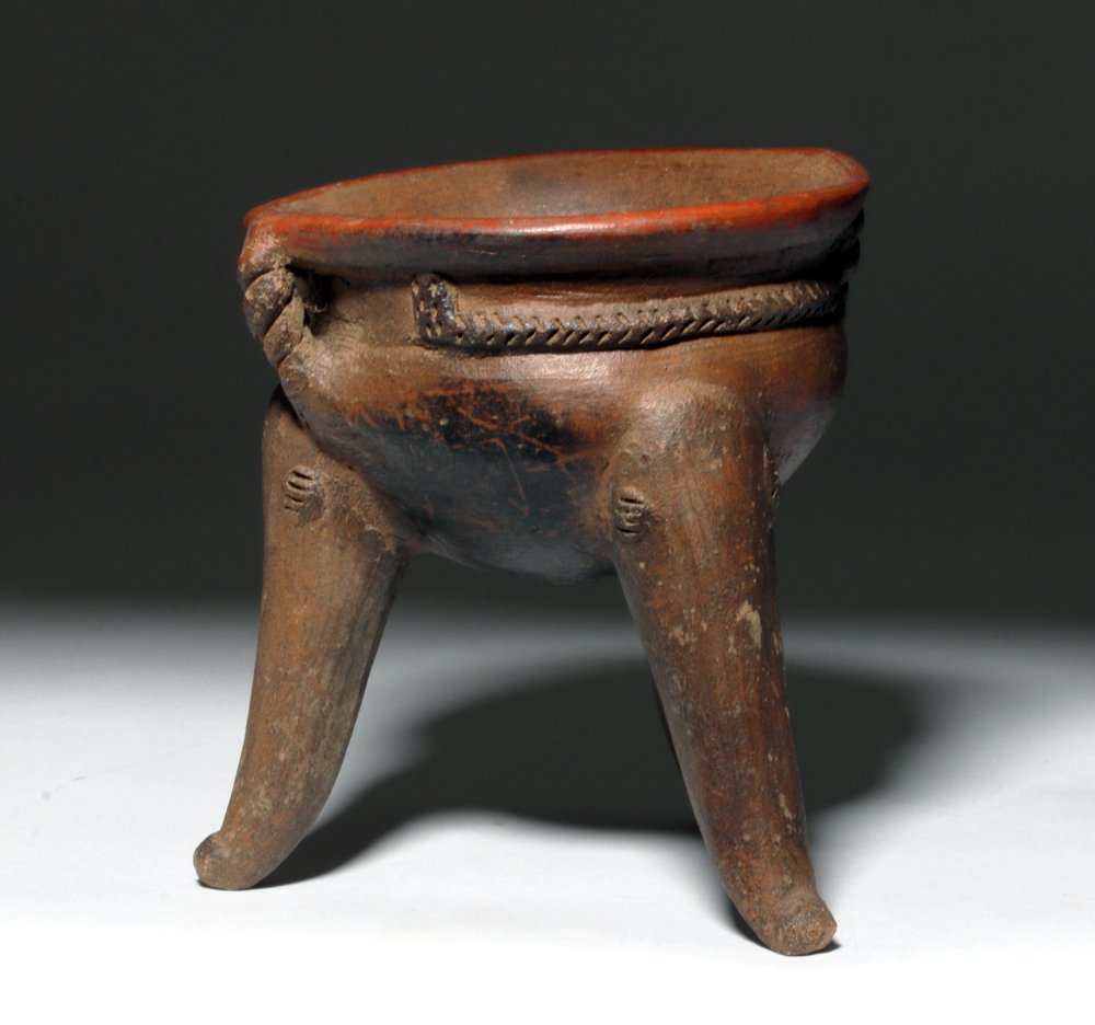 Panamanian Pottery Tripod Jar (1 of 4)