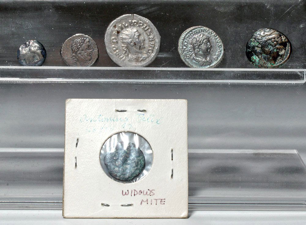 6 Roman and Greek Coins, Silver / Bronze (1 of 8)