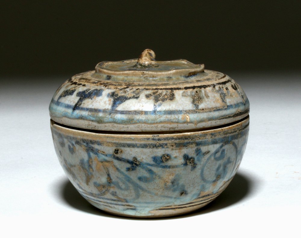 15th C. Thailand Sawankalok Pottery Lidded Vessel (1 of 4)