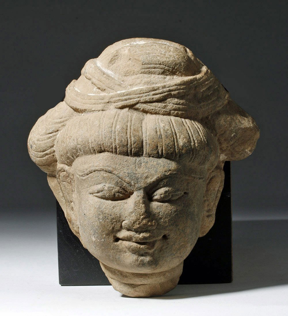 Museum-Exhibited Ancient Indian Stone Head - Satavahana (1 of 4)