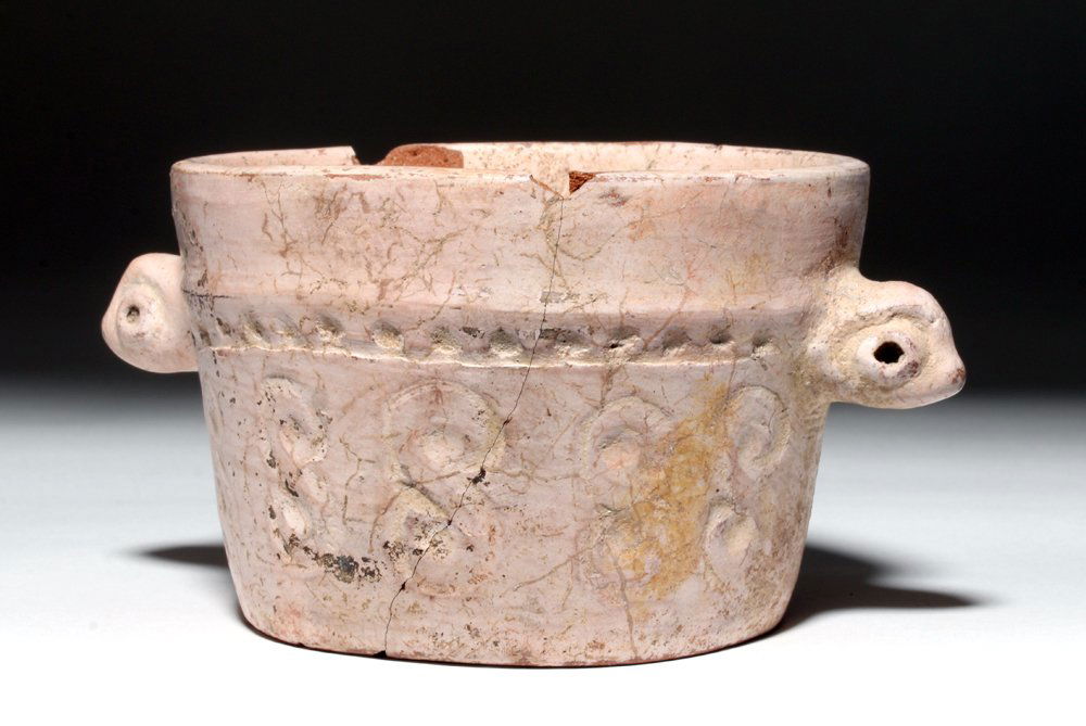 Mayan Pottery Jar with Twin Saurian Heads (1 of 6)