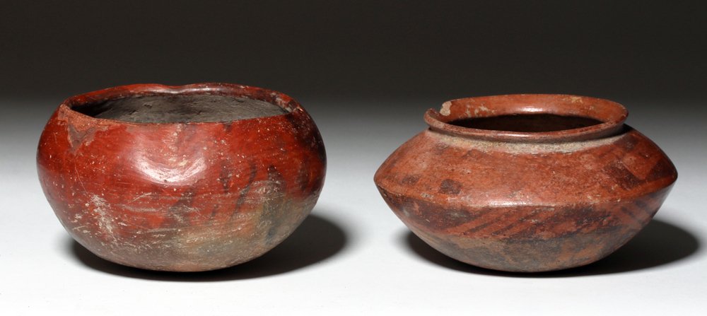 Pair of Narino Bichrome Pottery Ollas (1 of 3)