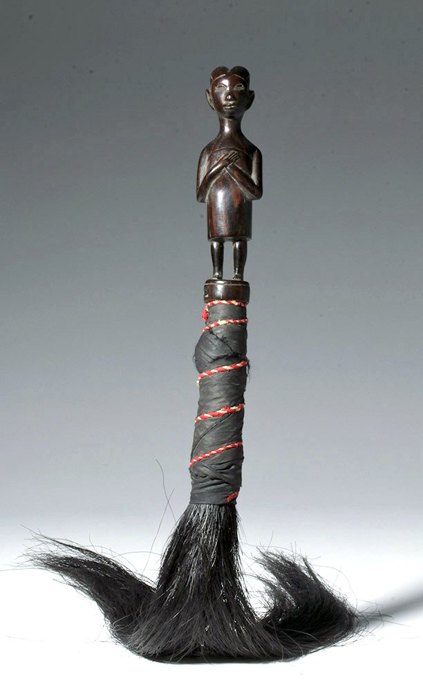 Fine Kwere People Wooden Fly Whisk (1 of 3)