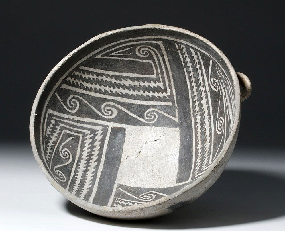Anasazi Black-on-White Pottery Handled Bowl (1 of 6)