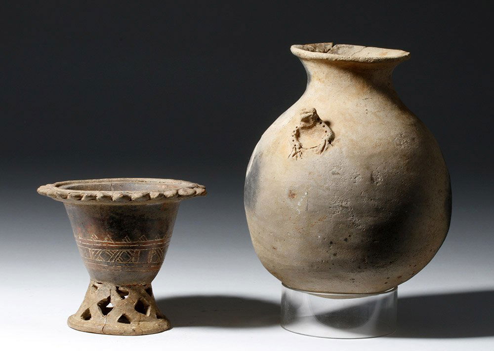 Pair of Costa Rican Pottery Vessels (1 of 8)