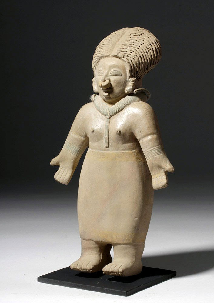 Superb Jamacoaque Pottery Standing Female (1 of 7)