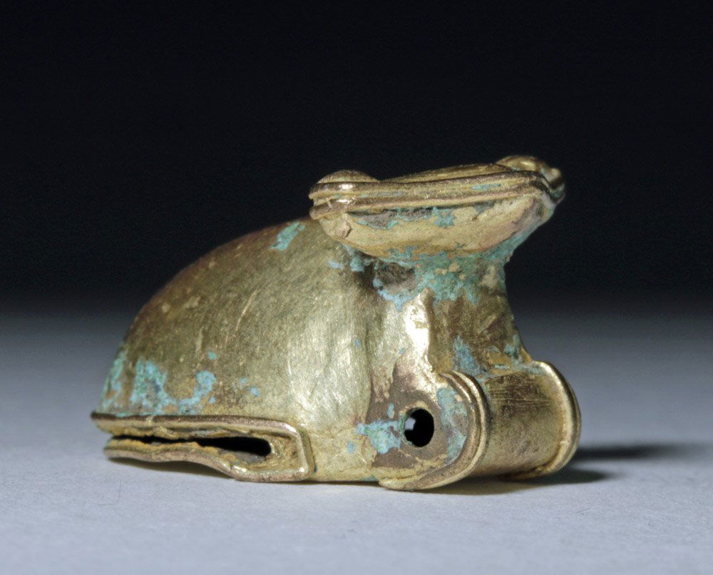 Pre-Columbian Tairona 12K Gold Frog Bell Pendant: Pre-Columbian, Colombia, ca. 1200 - 1400 CE. Attractive cast gold bell in the form of a tree frog. Cast of 12 kt gold with hollow center with small ball inside making a lovely tinkling sound when shak
