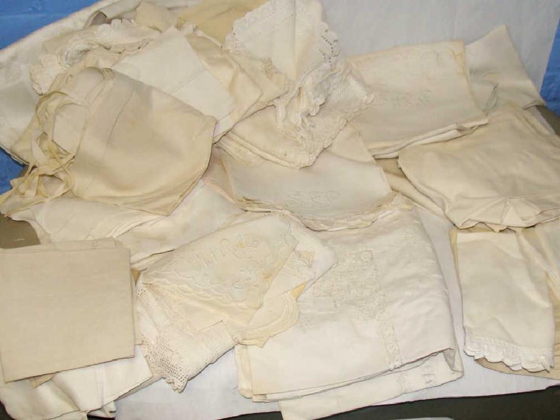 Assorted Linen Table Lot (1 of 4)