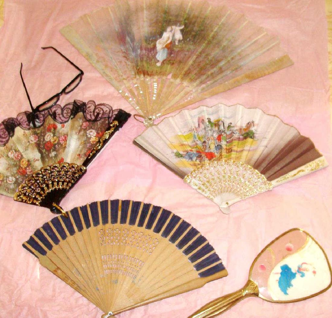 Ladies Vanity Grouping Fans (1 of 5)