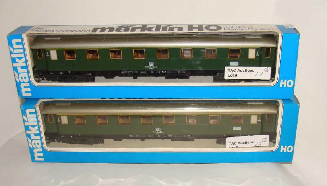 Lot of 2 Marklin Passenger Cars 4145 (1 of 2)