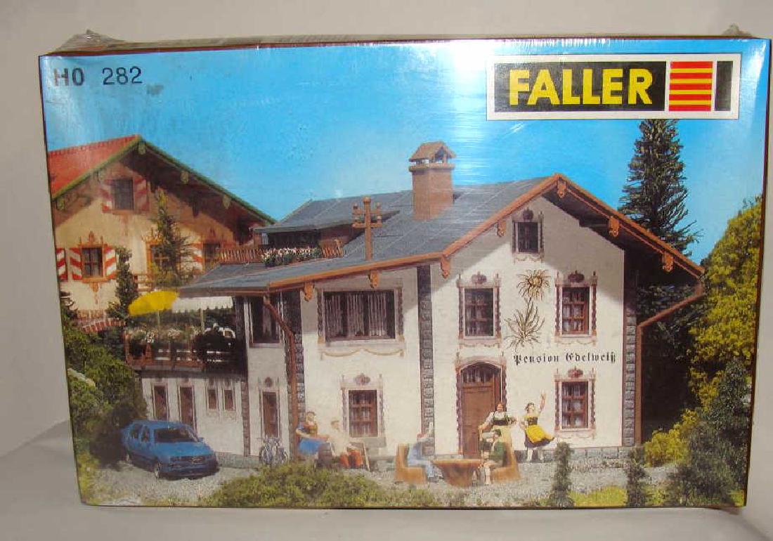 Faller Scale Model  282 (1 of 1)
