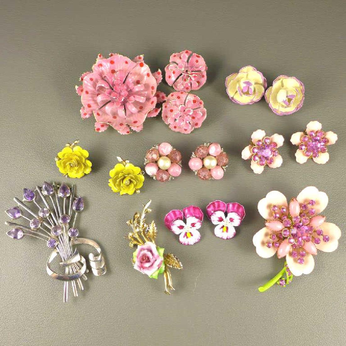 Vintage Costume Jewelry Earring and Brooch Lot (1 of 5)