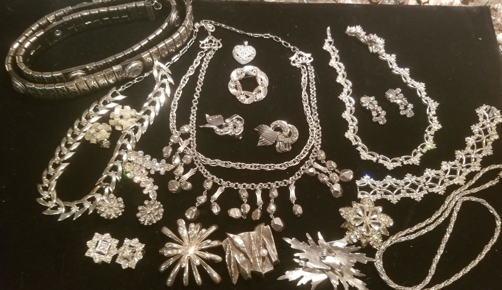 Vintage Jewelry Lot Black White & Gold (1 of 5)