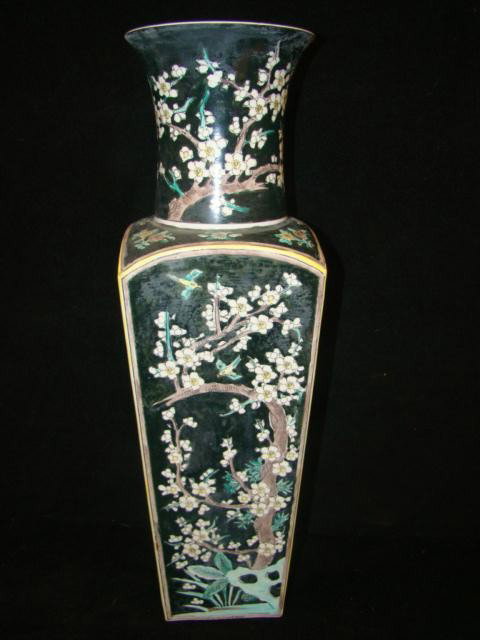 Large Chinese Famille Noire: Vase 19"