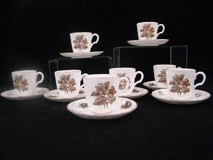 16 Pieces Royal Worcester: tea cups and saucers