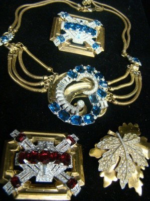 4 Piece McClellend Barclay : Provenance, From the Estate of the Secretary to The Owner of the Barclay Co. Necklace, pins