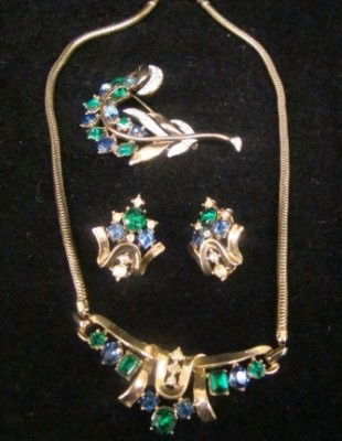 Trifari Parure gold,: green and blue stone