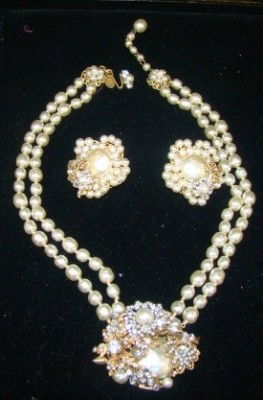 Miriam Haskell: Necklace `and earrings gold -stones, pearls