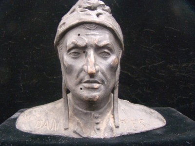 Bronze bust of Dante: Signed Dantes, cast bronze bust