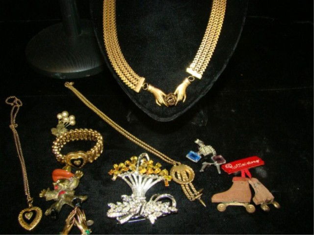 1920's-1930's Mixed Lot. Coro, Trifari,: Necklaces, Pins Etc. Condition VG/G