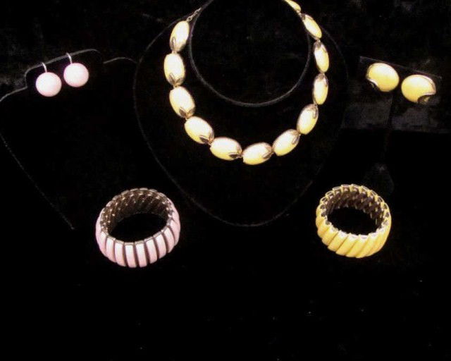 Trifari Pink /Yellow Plastic 1960's Earrings: Bracelets Condition VG