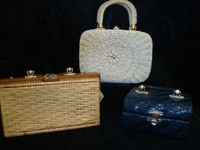 Lot of 3 Vintage Straw Handbags: tan, navy and white Condition vg/g