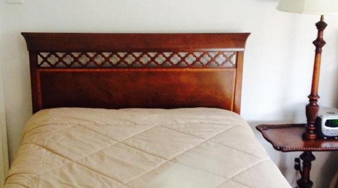 Pair of Beacon Hill Twin Beds: mahogany beds with inlaid