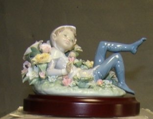 Little Leprechaun: retired signed # 1721 sculptor: José Puche original box 4" x 6" Condition vg/g