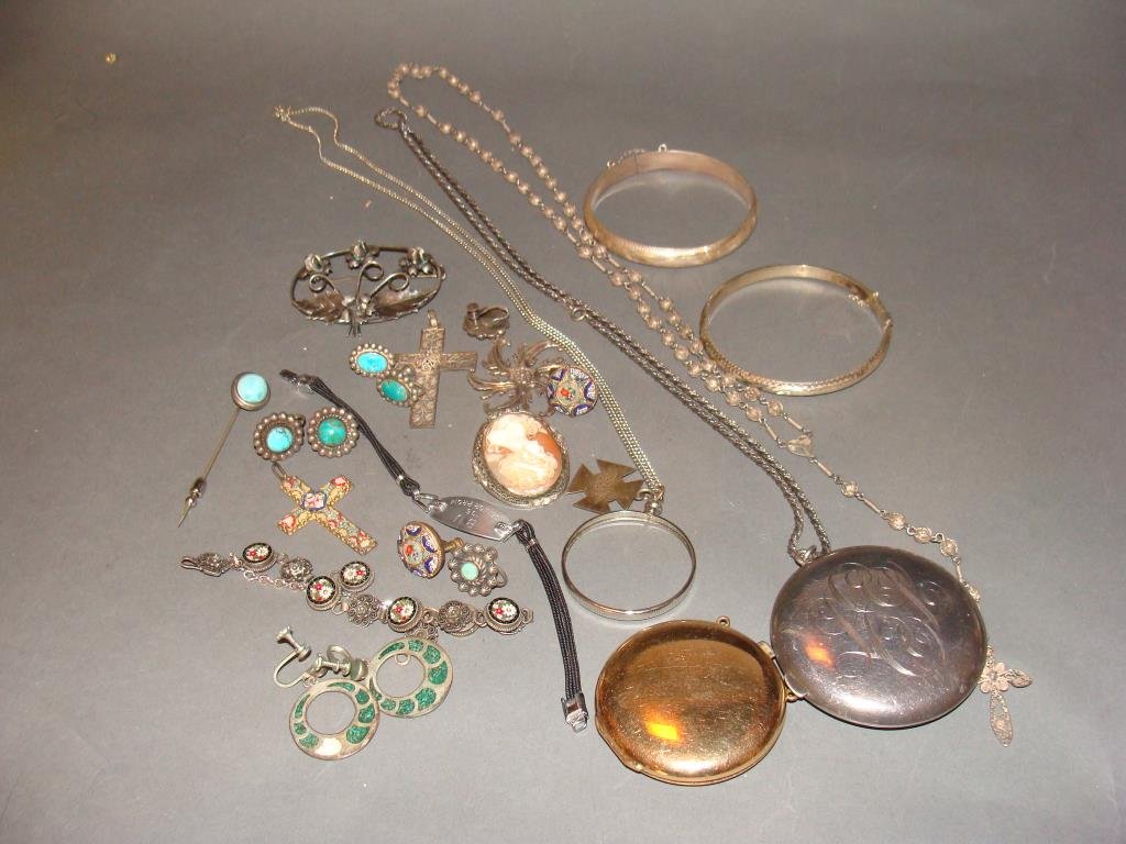 Mixed and Assorted Jewelry Lot (1 of 4)